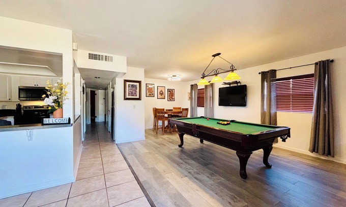 Bay Crest Park House | 3-bedroom House in Marvelous Tampa with AC, WiFi, & Entertainment