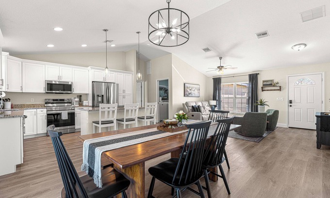 Candler House | 3-Bedroom House in Ocala│Near the Greenway & Silver Springs│Fast Wifi│Bicycles