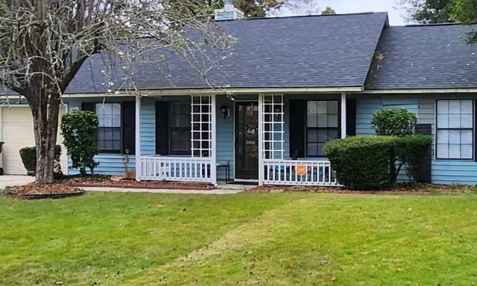 Ladson House | 3-bedroom house in serene Ladson with AC, WiFi. Enjoy a peaceful getaway