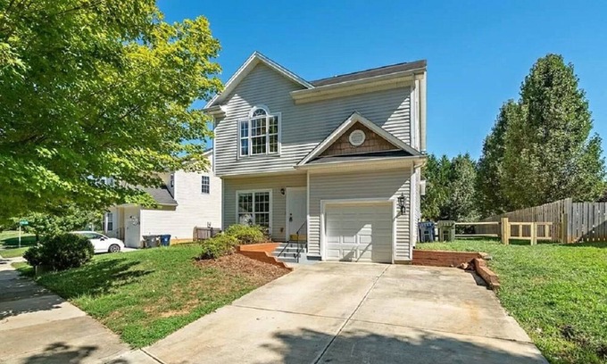Huntersville House | 3 bedroom house in Huntersville near Charlotte! Family friendly neighborhood!