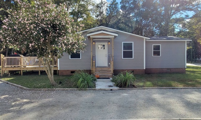 Johns Island House | 3-bedroom house in tranquil Johns Island with AC, WiFi. Enjoy