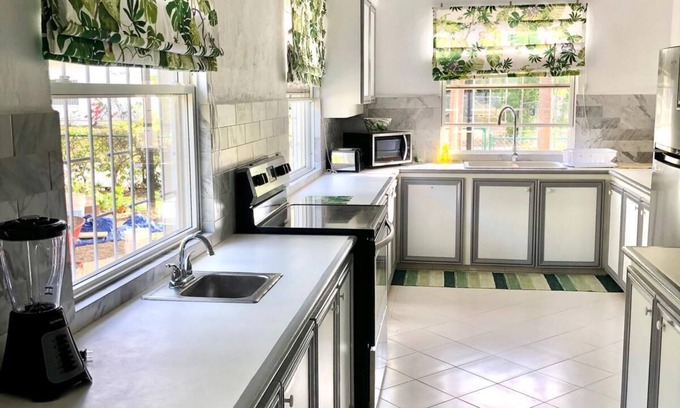 Halcyon Heights House | 3-bedroom house in welcoming Holetown with WiFi, AC. Enjoy your stay