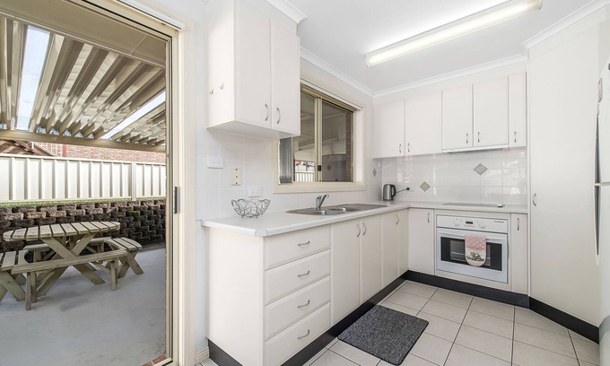 Lakewood House | 3 BEDROOM HOUSE NEAR LAKE