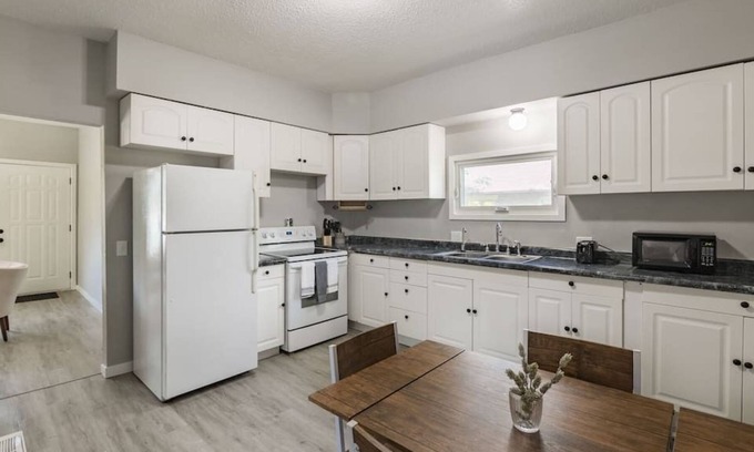 Downtown Des Moines House | 3 Bedroom House Next to Downtown & East Village