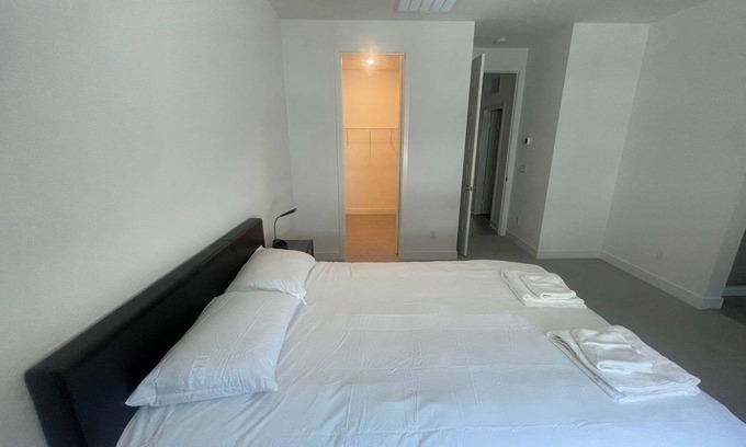 Ontario House | 3-bedroom house with WiFi and AC in Ontario