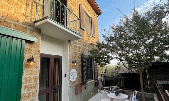 Castiglione del Lago House | 3 Bedroom Lake View Villa on Tuscan-Umbrian Border