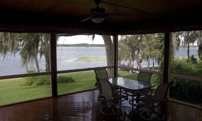 Hernando Villa | 3-bedroom lakefront villa with three kayaks