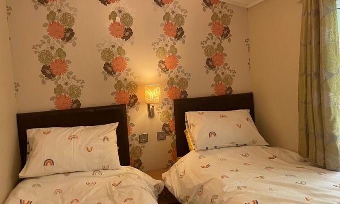 Porthcawl House | 3 Bedroom Lodge - Willows 24, Trecco Bay