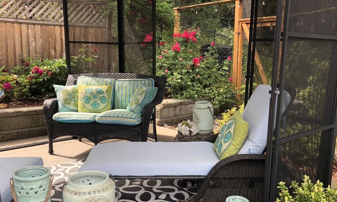 Langford House | 3 Bedroom Lux Bear Mountain Suite Backs onto a greenbelt.
