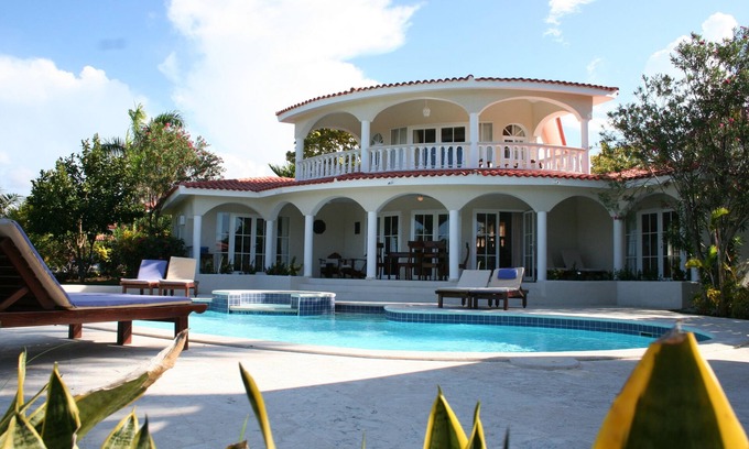 Cofresi Villa | 3 bedroom luxury villa in Puerto plata villa located on Lifestyle property