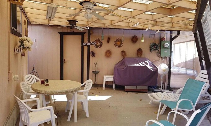 Parker House | 3-bedroom mobile home near the Colorado River