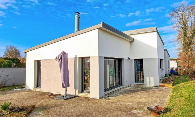 Amfreville House | 3 bedroom nice home in Amfreville
