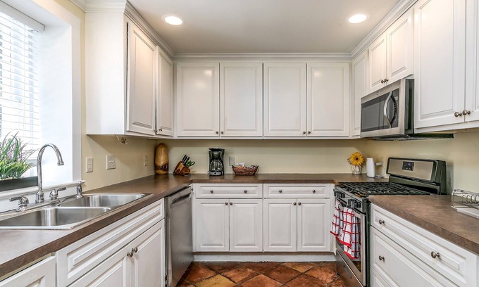 Harleston Village House | 3 Bedroom - Only 2 blocks to King street