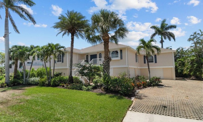 The Dunes House | 3 Bedroom Pool Home in The Dunes!