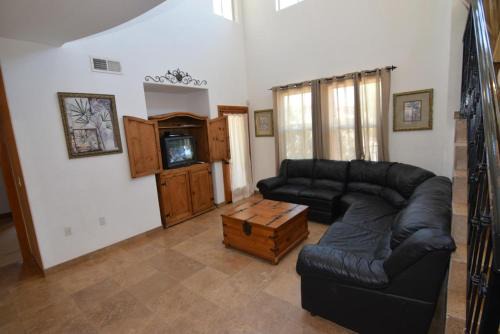 El Dorado Ranch House | 3-bedroom Pool Side Vacation villa