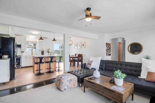 Pointe aux Roches House | 3 bedroom Poolside paradise near Marina