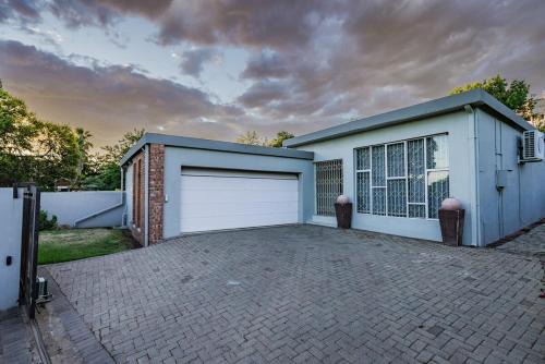 Bloemfontein House | 3 Bedroom private luxury complete house