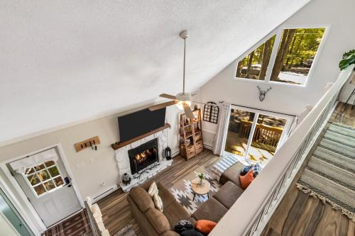 Albrightsville House | 3 bedroom Rental pet friendly, fireplace, hot tub, near ski resorts