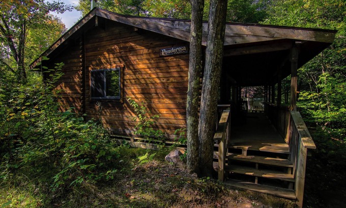 Athelstane Cabin | 3-bedroom Riverfront Cabin close to outdoor adventure