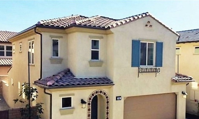 Lake Forest Apartment | 3 Bedroom Single family 460355 by Houzlet