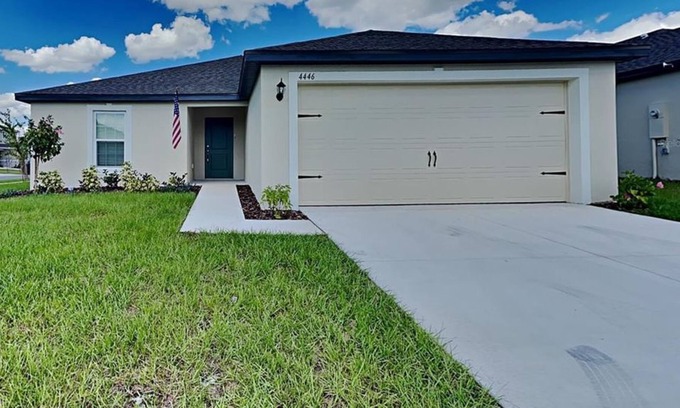 Nichols Apartment | 3 Bedroom Single family 430677 by Houzlet