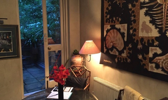 Parsons Green and Walham House | 3 bedroom town house with garden and parking in Chelsea London - SW6