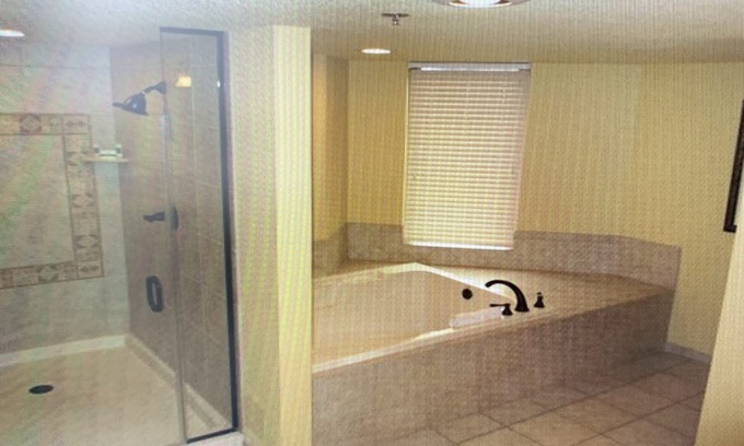 Las Vegas Apartment | 3 bedroom villa for Las Vegas F1 race! Located on race course.