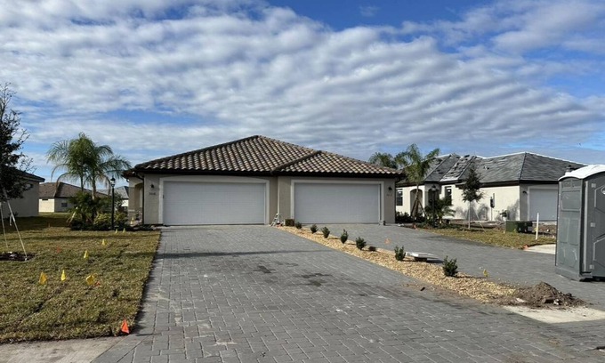 Lakewood Ranch Villa | 3-bedroom villa in excellent Bradenton with AC, fitness room, WiFi