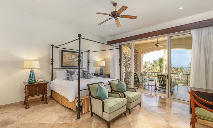 San Jose del Cabo Villa | 3-bedroom villa in beautiful Cabo San Lucas with AC, fitness room