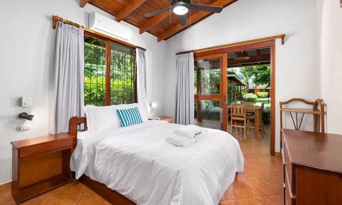Tamarindo Hotel | 3 Bedrooms 2 bathrooms Family Suite at Hotel Bahia Esmeralda