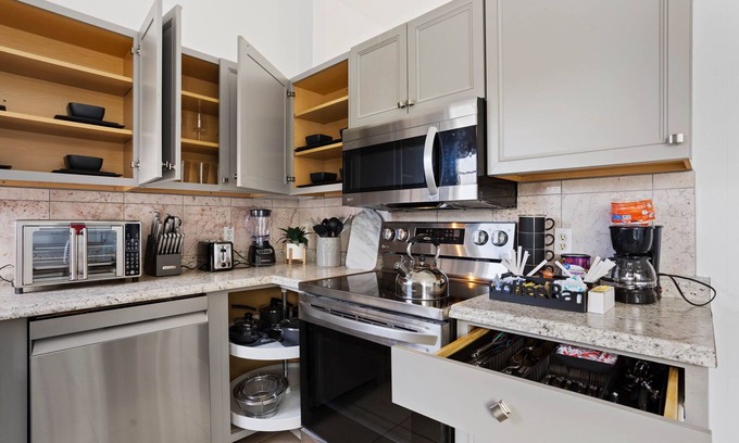 Mill Run House | 3-bedrooms,2bathrooms in Kissimmee with free WiFi,free parking,AC,fire pit
