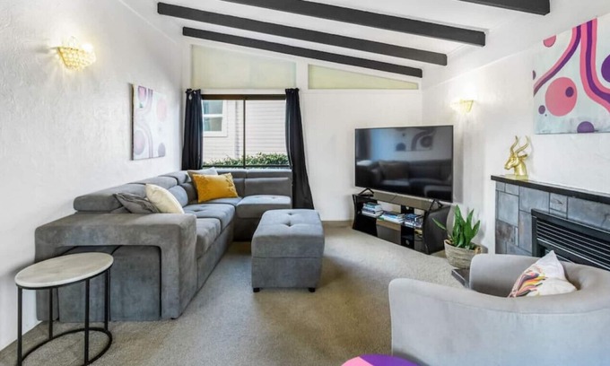 Papatoetoe House | 3 bedrooms, 4 beds | 1 bathroom | covered deck