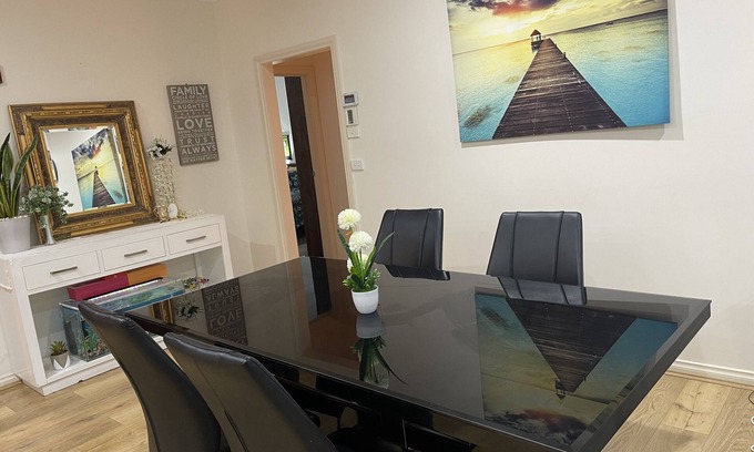 West Croydon House | 3 Bedrooms whole house very quiet