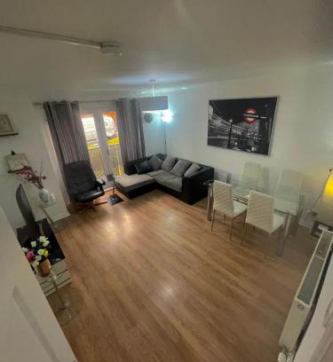 North Glasgow Apartment | 3 beds ,2 bedroom apartment near city centre Glasgow