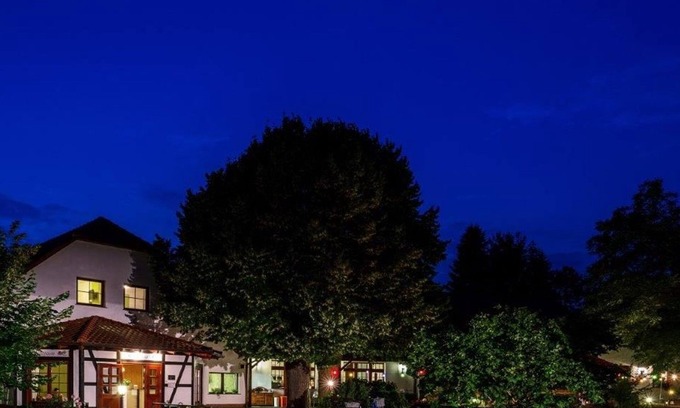Treppendorf House | 3 Bettzimmer, WC und Dusche - Hotel-restaurant Lindengarten