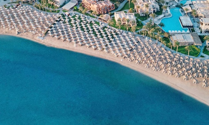 Makadi Bay Hotel | 3 Boutique Seafront Rooms with Outdoor Pools | 5 Stars Resort w/Private Beach