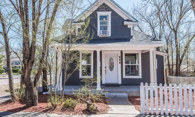 Colorado Springs Cottage | 3 BR Beautifully Restored 1890`s Homedowntown