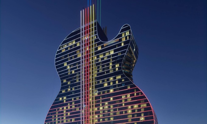 Hollywood House | 3 BR by Hard Rock Guitar Hotel Casino minutes away