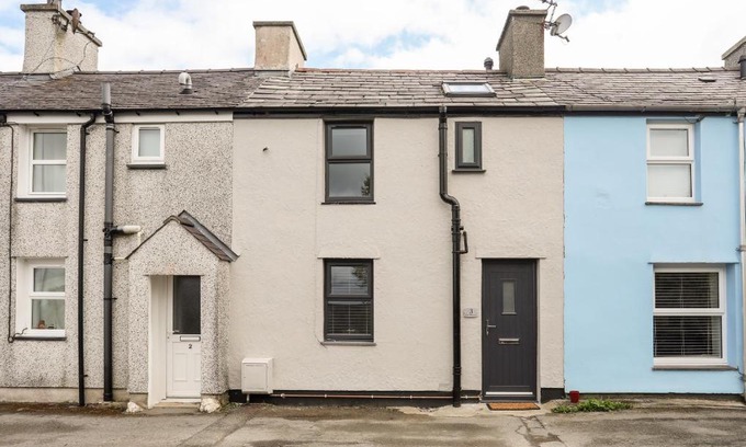Bangor House | 3 Cae Chwarel