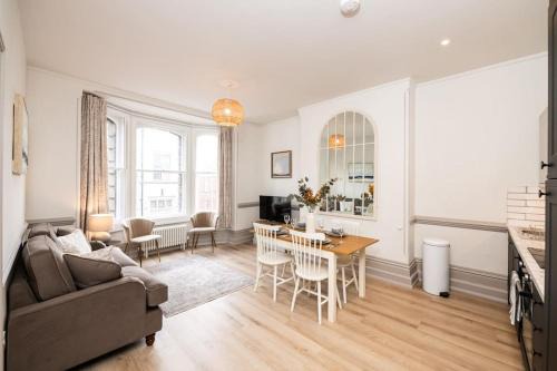 Salisbury Apartment | 3 Castle Mews