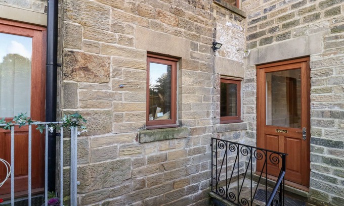Pateley Bridge Apartment | 3 CHEWS COTTAGE, family friendly, with a garden in Pateley Bridge