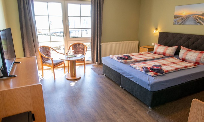 Wiek Cottage | 3 - Doppelzimmer - Pension Zur Wittower Fähre