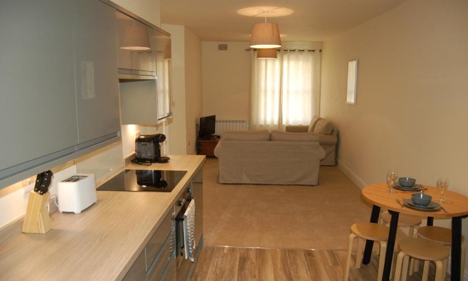 Salisbury Apartment | 3 Endless Street