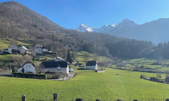 Beost House | 3* gîte "La maison Salanave" with garden and SPA Ossau valley mountain view