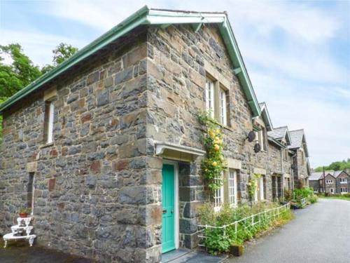 Llanwddyn House | 3 Glanrafon
