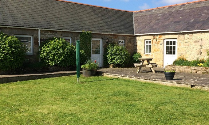 Bodorgan Cottage | 3 Glantraeth Farm Cottage. Pet friendly, ideal base to explore Anglesey.
