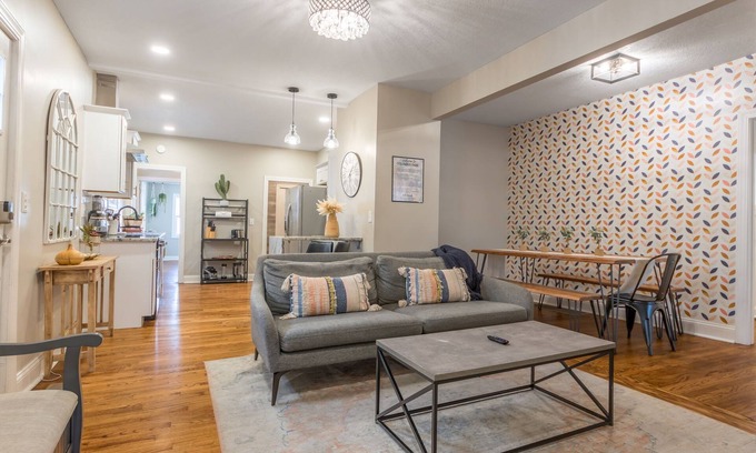 Columbus Park House | 3 KING Beds + Walk to River Market + Coffee