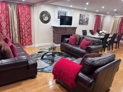 Queens House | 3 Luxurious bedrooms entire home, exclude basement