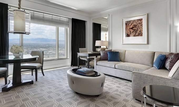 Las Vegas Hotel | 3 Luxury Two Queen City View at Palazzo