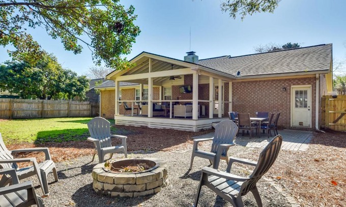 Harborgate Shores House | 3 Mi to Beach Coastal Escape in Mount Pleasant